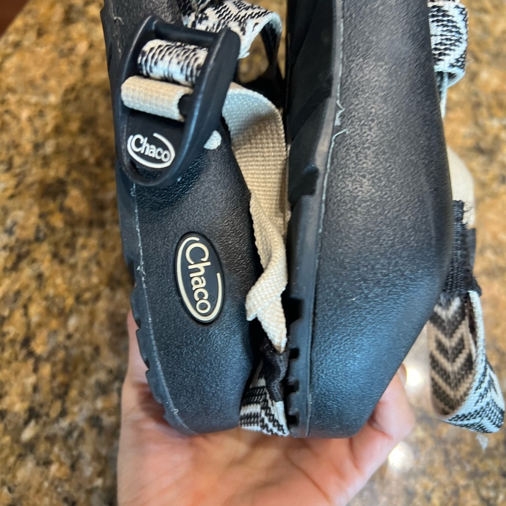 CHACO WOMENS SIZE 9 - Picture 9 of 11
